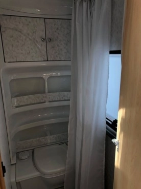                         Przyczepa kempingowa Hobby De Luxe Easy 460 - zdjęcie 6
                        