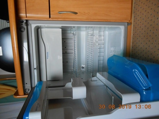                         Sprzedam przyczepę Hobby Excellent Easy 460 - 2003r. - zdjęcie 9
                        