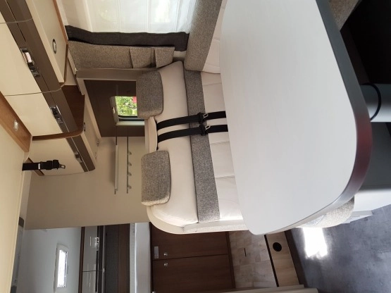                         Nowiutki kamper do wynajęcia - zdjęcie 12
                        