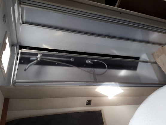                         Nowiutki kamper do wynajęcia - zdjęcie 2
                        