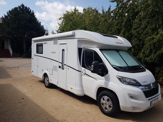                         Nowiutki kamper do wynajęcia - zdjęcie 5
                        