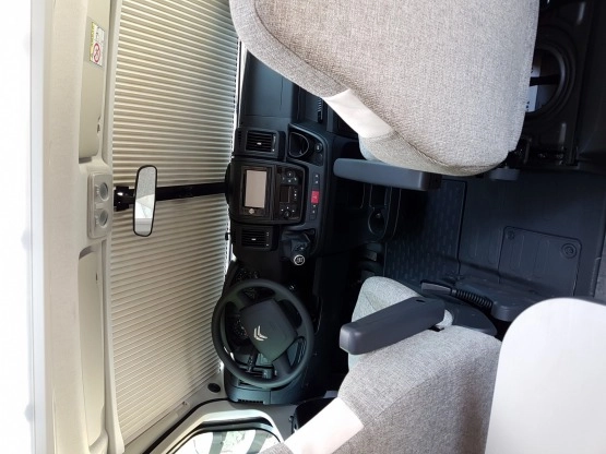                         Nowiutki kamper do wynajęcia - zdjęcie 6
                        