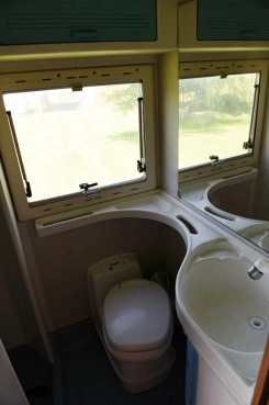                         Kamper Fiat Ducato Rimor 2,5 Tdi + przedsionek - zdjęcie 5
                        