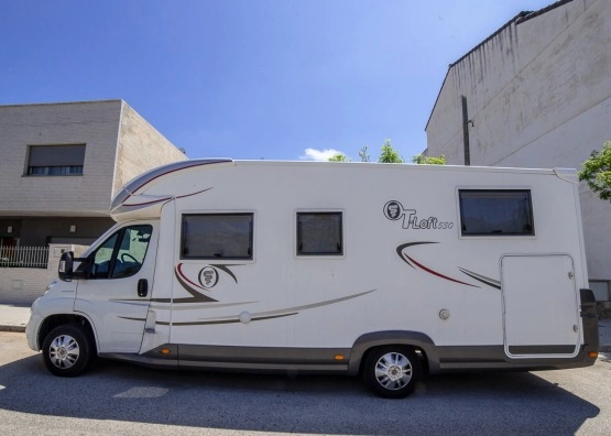                         Fiat Ducato Elnagh T-Loft 530 - zdjęcie 2
                        