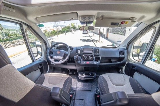                         Fiat Ducato Elnagh T-Loft 530 - zdjęcie 9
                        