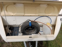                         Zadbana Adria 1993 r +przedsionek , dmc 1000kg 3 osoobowa - zdjęcie 4
                        