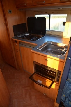                         Mercedes Sprinter Adria 670 SP - zdjęcie 16
                        