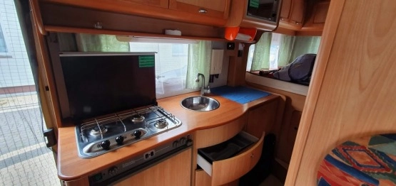                         SPRZEDAM KAMPERA - zdjęcie 3
                        