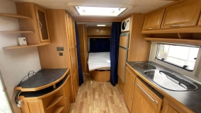                         LMC Ambassador 560 RD – 2004r, 4os przestronna zimowa przyczepa z moverem i przedsionkiem - zdjęcie 6
                        