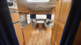                         LMC Ambassador 560 RD – 2004r, 4os przestronna zimowa przyczepa z moverem i przedsionkiem - zdjęcie 5
                        