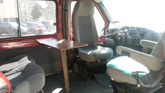                         Zadbany kamper za nieduże pieniądze-przewiezie 4 osoby+motocykl - zdjęcie 13
                        