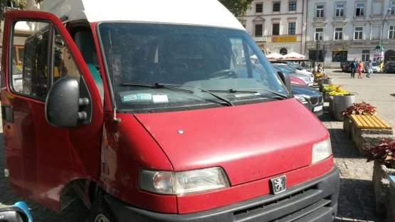                         Zadbany kamper za nieduże pieniądze-przewiezie 4 osoby+motocykl - zdjęcie 1
                        