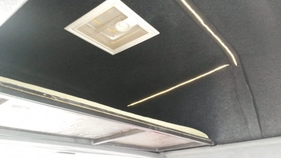                         Zadbany kamper za nieduże pieniądze-przewiezie 4 osoby+motocykl - zdjęcie 4
                        