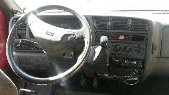                         Zadbany kamper za nieduże pieniądze-przewiezie 4 osoby+motocykl - zdjęcie 9
                        