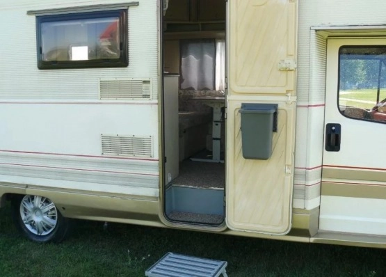                         Kamper Fiat Ducato 1993, 2.5 TD, klima, wspomaganie - zdjęcie 13
                        