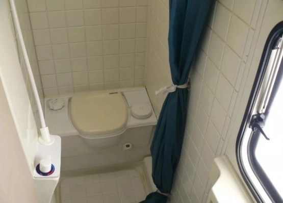                         Kamper Fiat Ducato 1993, 2.5 TD, klima, wspomaganie - zdjęcie 22
                        