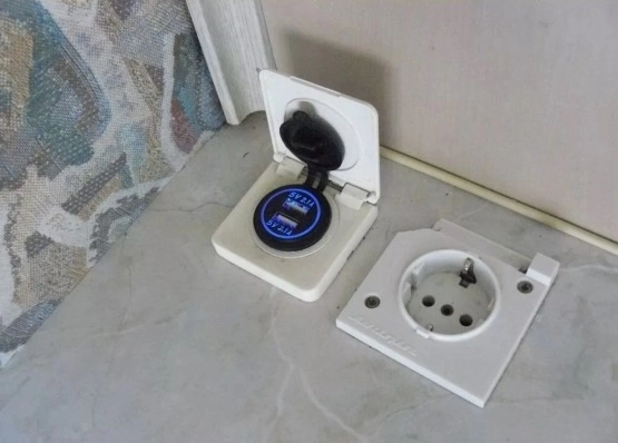                         Kamper Fiat Ducato 1993, 2.5 TD, klima, wspomaganie - zdjęcie 28
                        