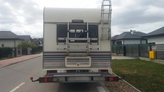                        Do sprzedania kamper LMC z 1998 roku - zdjęcie 12
                        