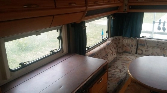                         Do sprzedania kamper LMC z 1998 roku - zdjęcie 13
                        