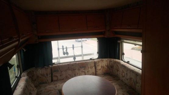                         Do sprzedania kamper LMC z 1998 roku - zdjęcie 17
                        