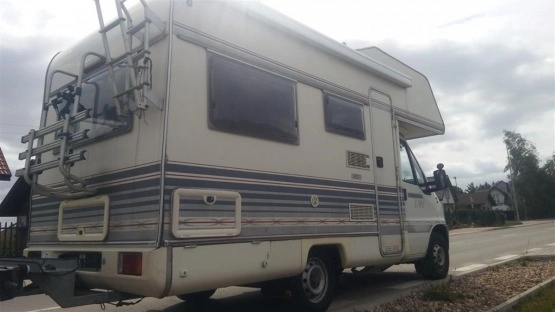                        Do sprzedania kamper LMC z 1998 roku - zdjęcie 5
                        