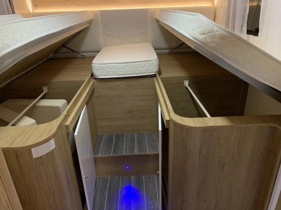                         Ford Caravans International Horon 84XT DEMO KLIMA! AUTOMAT 170KM REMISY Kamper - zdjęcie 19
                        