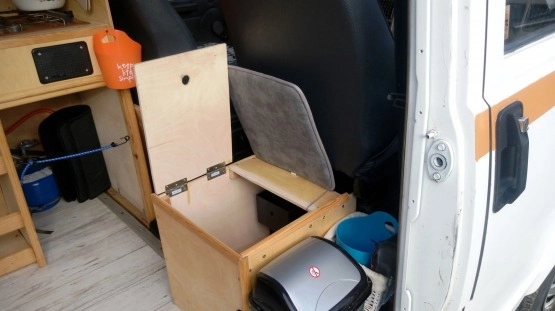                         Kamper Peugeot J5 - zdjęcie 10
                        