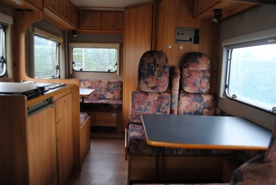                         KAMPER Fiat DUCATO 2.5 TDi Niski przebieg! 2 x KLIMA! HAK! Zarejestrowany! Zadbany! - zdjęcie 3
                        