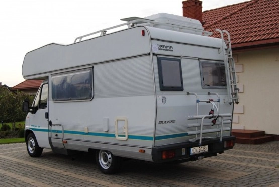                         KAMPER Fiat DUCATO 2.5 TDi Niski przebieg! 2 x KLIMA! HAK! Zarejestrowany! Zadbany! - zdjęcie 4
                        