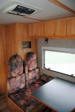                         KAMPER Fiat DUCATO 2.5 TDi Niski przebieg! 2 x KLIMA! HAK! Zarejestrowany! Zadbany! - zdjęcie 5
                        