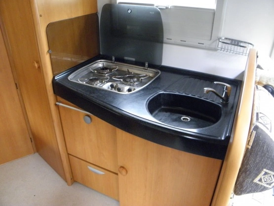                         Fiat Ducato zabudowa Autostar 2.8JTD przebieg 45000km - zdjęcie 8
                        