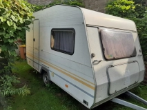                         Przyczepa KNAUS Country 8804 + przedsionek - zdjęcie 1
                        