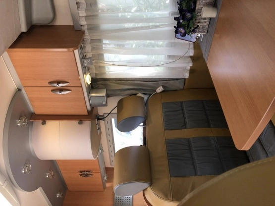                         Sprzedam kampera Knaus Sun Liner  - zdjęcie 2
                        