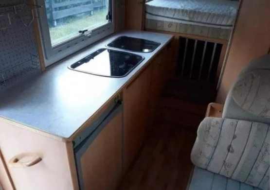                         Kamper 6-osobowy wszystko sprawne - zdjęcie 6
                        