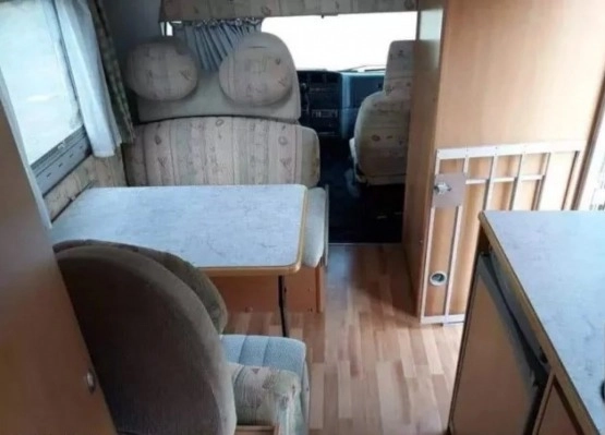                         Kamper 6-osobowy wszystko sprawne - zdjęcie 7
                        