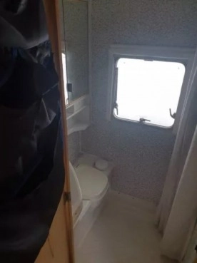                         Kamper gotowy do drogi - Fendt - zdjęcie 6
                        