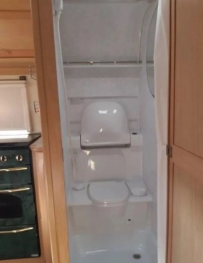                         Lunar Stellar 400 rok 2001 - zdjęcie 8
                        