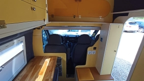                         Kamper camper Ford Transit, tempomat, 3 miejsca, klimatyzacja, markiza, prysznic, WC - zdjęcie 10
                        