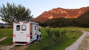                         Kamper camper Mercedes Sprinter, automat, tempomat, 3 miejsca, 3 klimatyzacji, markiza, prysznic, WC, sejf - zdjęcie 7
                        