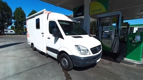                        Kamper camper Mercedes Sprinter, automat, tempomat, 3 miejsca, 3 klimatyzacji, markiza, prysznic, WC, sejf - zdjęcie 3
                        