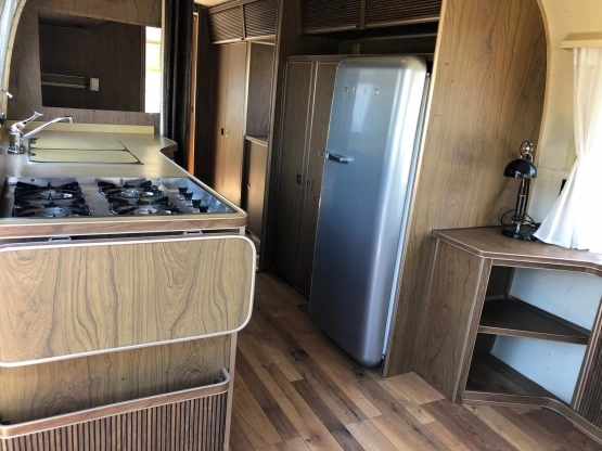                         AIRSTREAM Sovereign 1972r - zdjęcie 10
                        