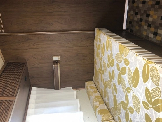                         AIRSTREAM Sovereign 1972r - zdjęcie 14
                        