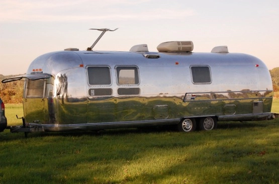                         AIRSTREAM Sovereign 1972r - zdjęcie 3
                        