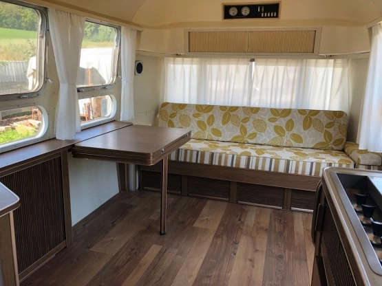                         AIRSTREAM Sovereign 1972r - zdjęcie 7
                        