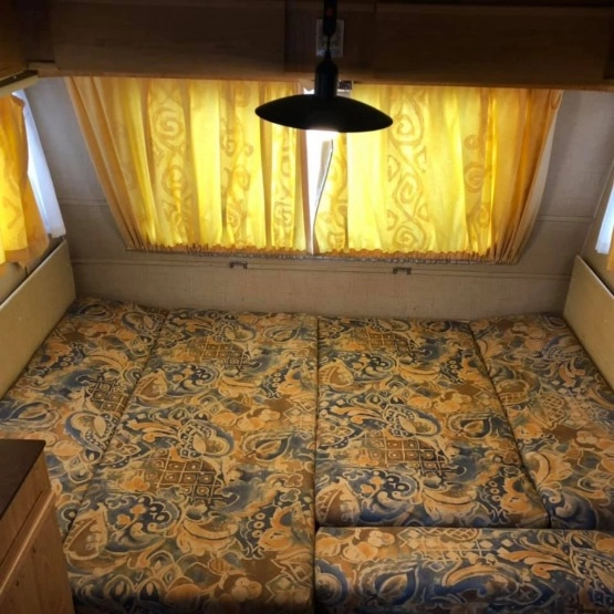                         Przyczepa KIP 1981 DMC 900 2 sypialnie łazienka Leszno - zdjęcie 10
                        