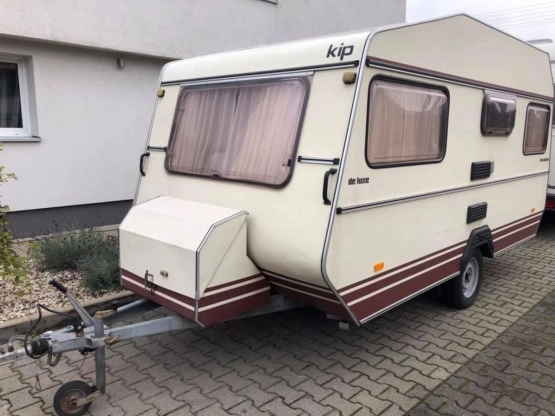                         Przyczepa KIP 1981 DMC 900 2 sypialnie łazienka Leszno - zdjęcie 9
                        