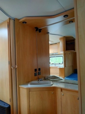                         Burstner 455 TS 2004 rok - zdjęcie 2
                        