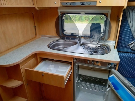                         Burstner 455 TS 2004 rok - zdjęcie 7
                        