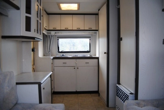                         HOBBY 400 Jasne wnętrze! Zadbana! Zarejestrowana! Ogrzewanie! WC! - zdjęcie 3
                        