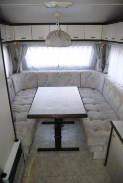                         HOBBY 400 Jasne wnętrze! Zadbana! Zarejestrowana! Ogrzewanie! WC! - zdjęcie 4
                        